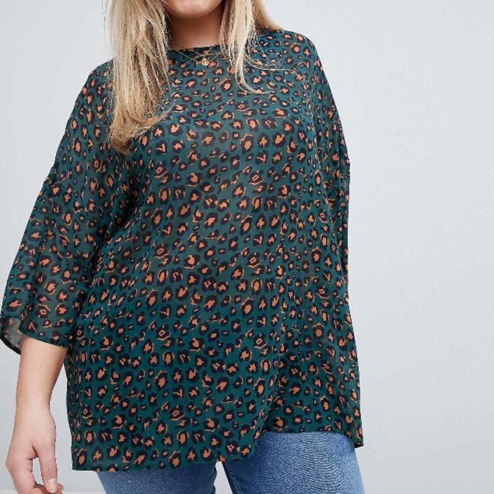 Glamorous Curve Relaxed Top in Leopard